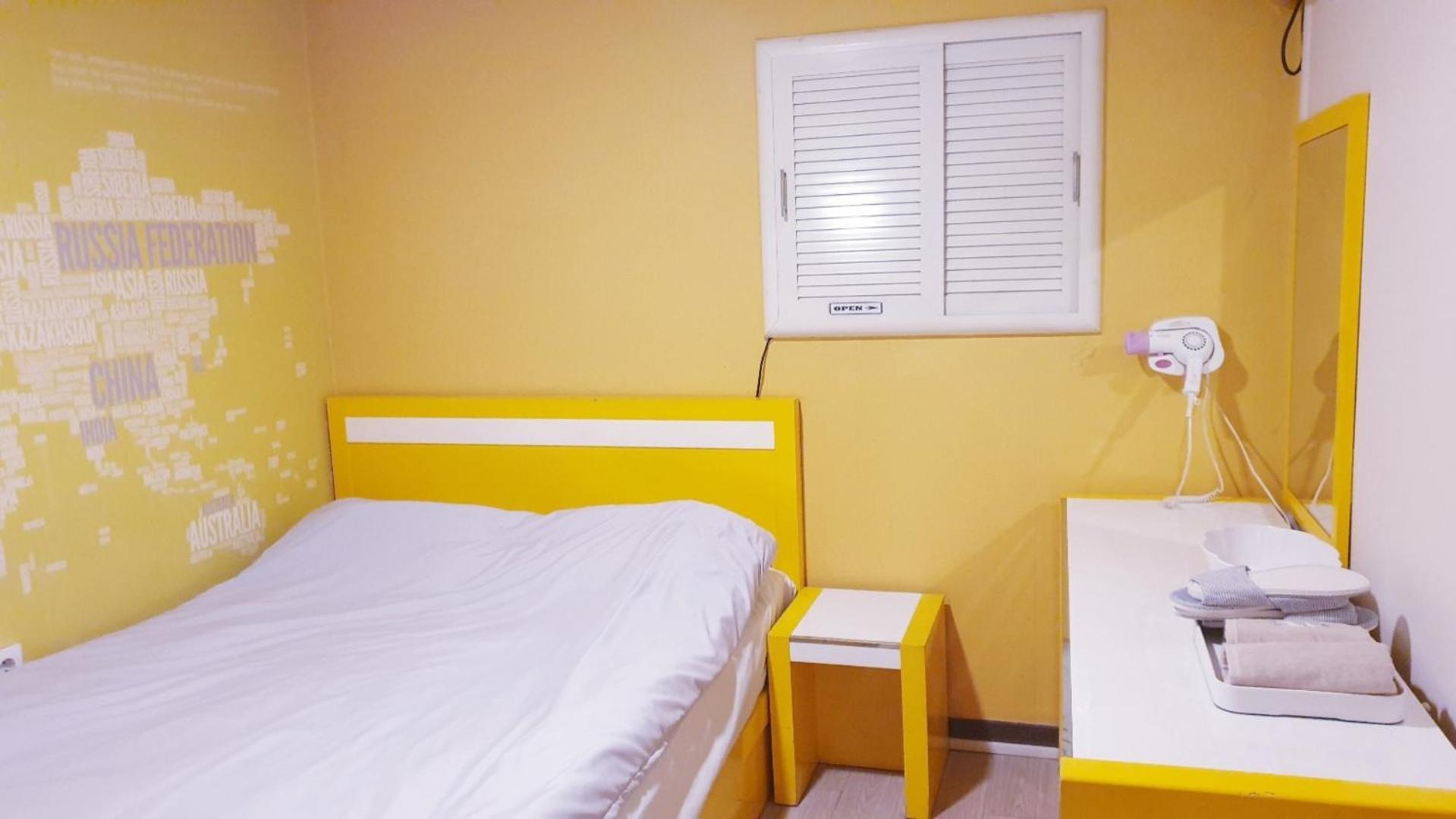 Hostel Long Sinchon Hongdae Seoul