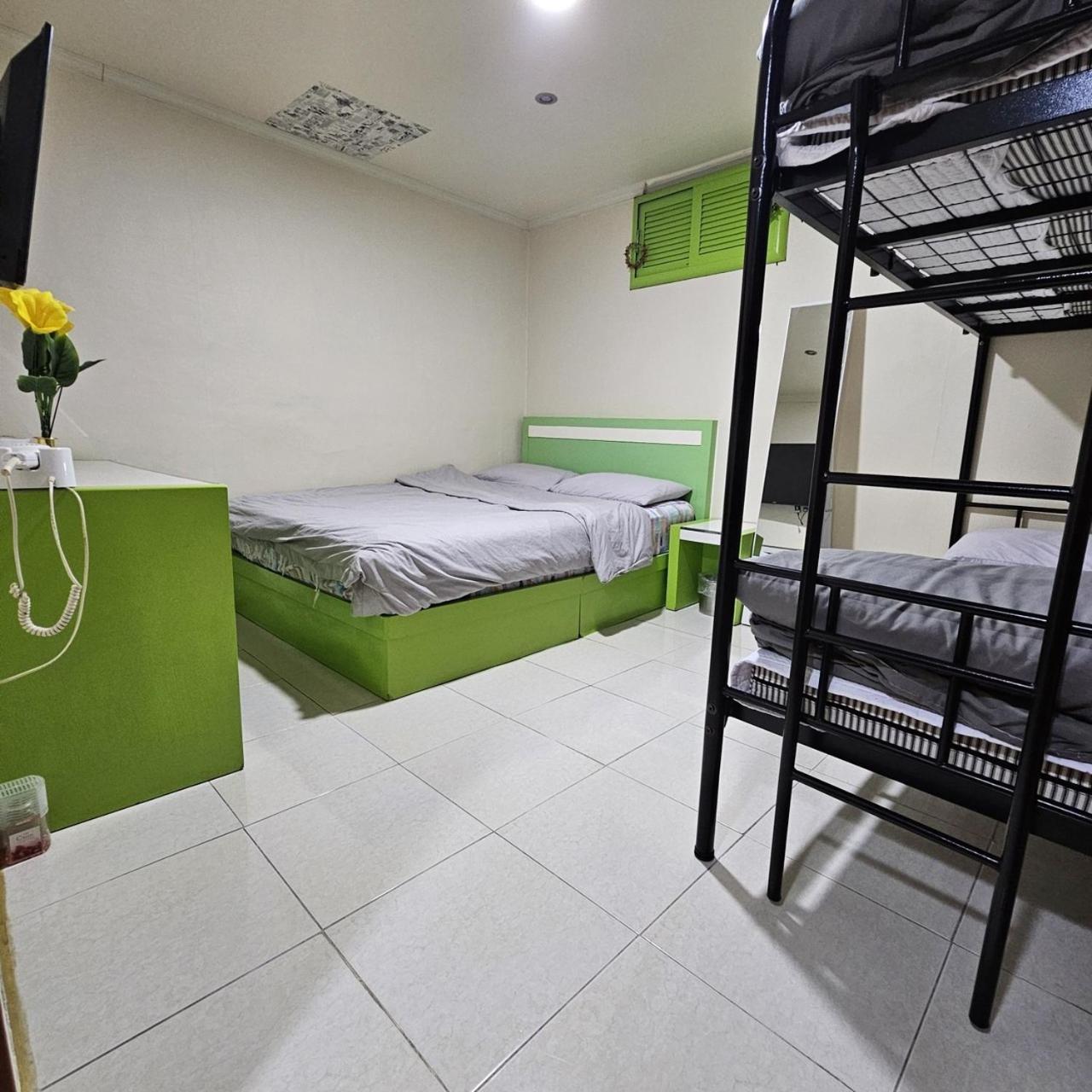 Hostel Long Sinchon Hongdae