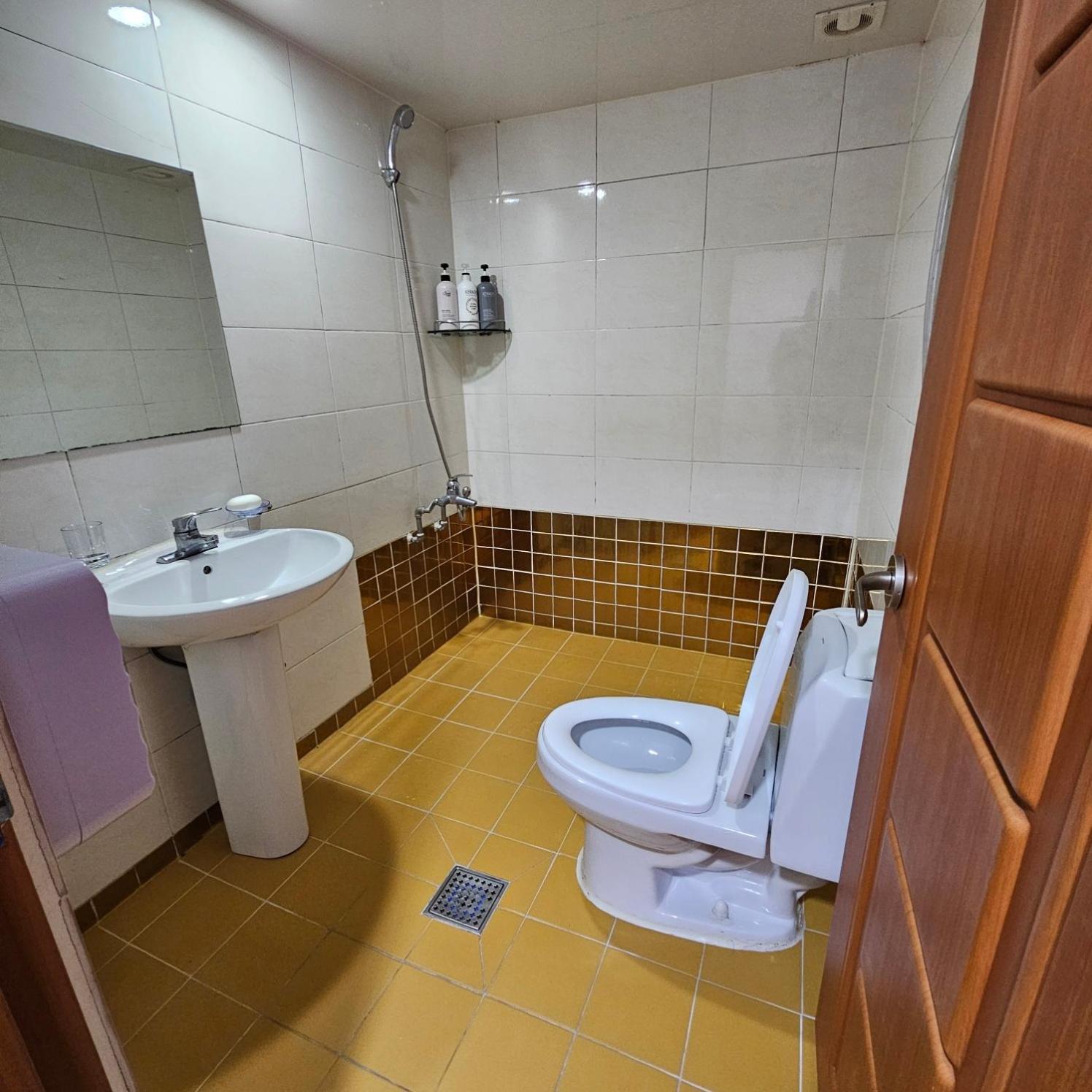 Long Sinchon Hongdae Hostel Seoul